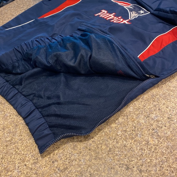 New England Patriots Football NFL G-III Apparel Group Pullover Jacket Medium - Picture 8 of 17